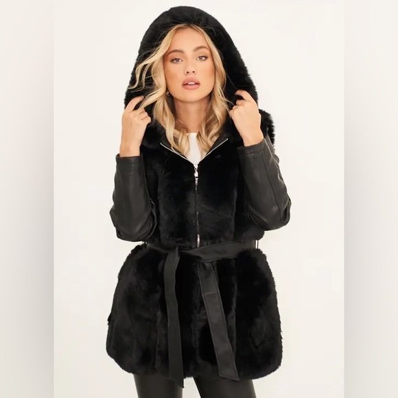 Jackets & Blazers - Women's Faux Leather Jacket with Faux Fur Collar Long Sleeve Warm Winter Zip up